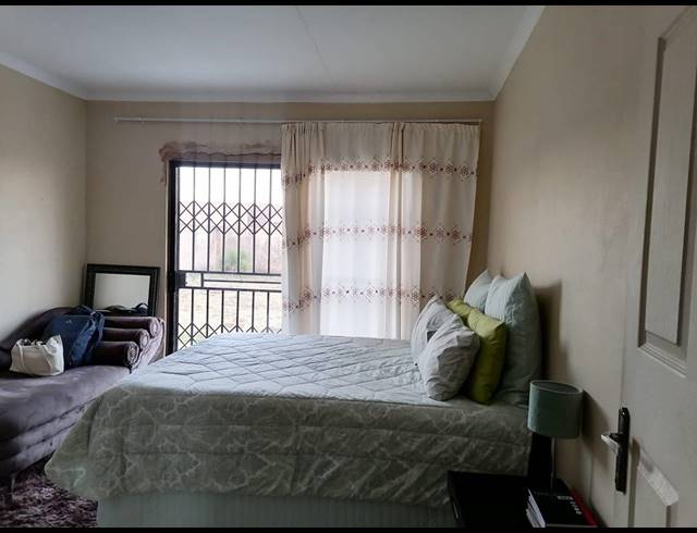 3 BEDROOM HOUSE FOR SALE IN JAMESON PARK